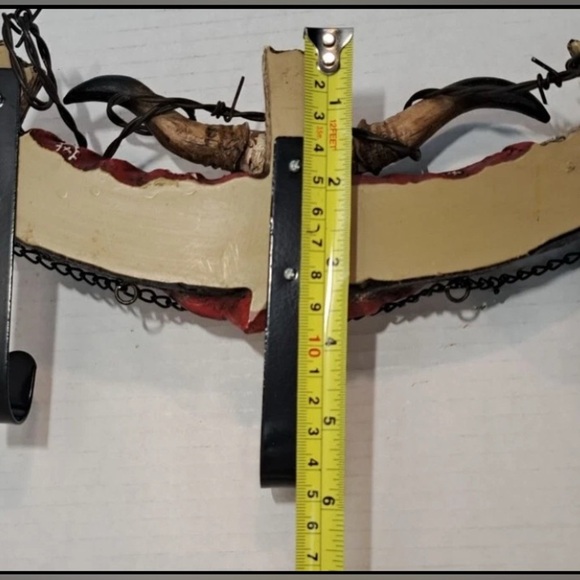 Rustic Wall Hooks with Vintage Charm - Picture 4 of 5